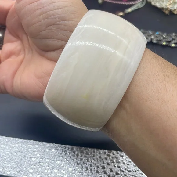 French Ivory Galalith Bangle Thick Chunky bracelet - Picture 1 of 4
